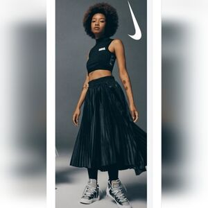 Nike x SACAI FIRE! NWT! Women's Pleated Skirt #CV5713-010.